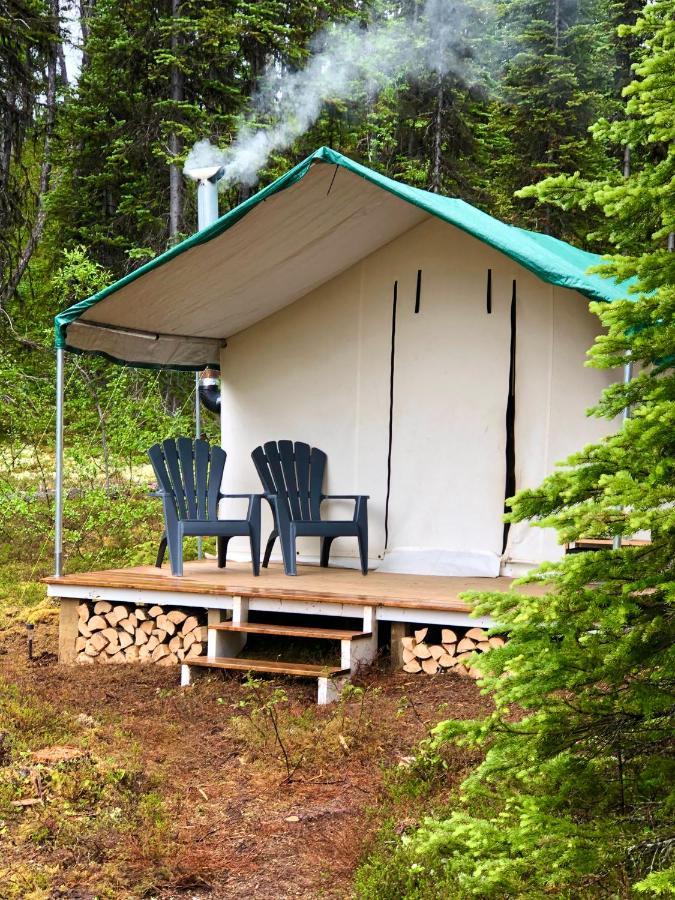 ホテル Vines And Puppies Glamping Hideaway Jade City エクステリア 写真